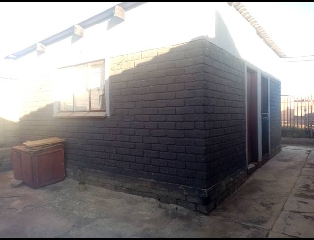 3 BEDROOM FREEHOLD FOR SALE IN LANGAVILLE
